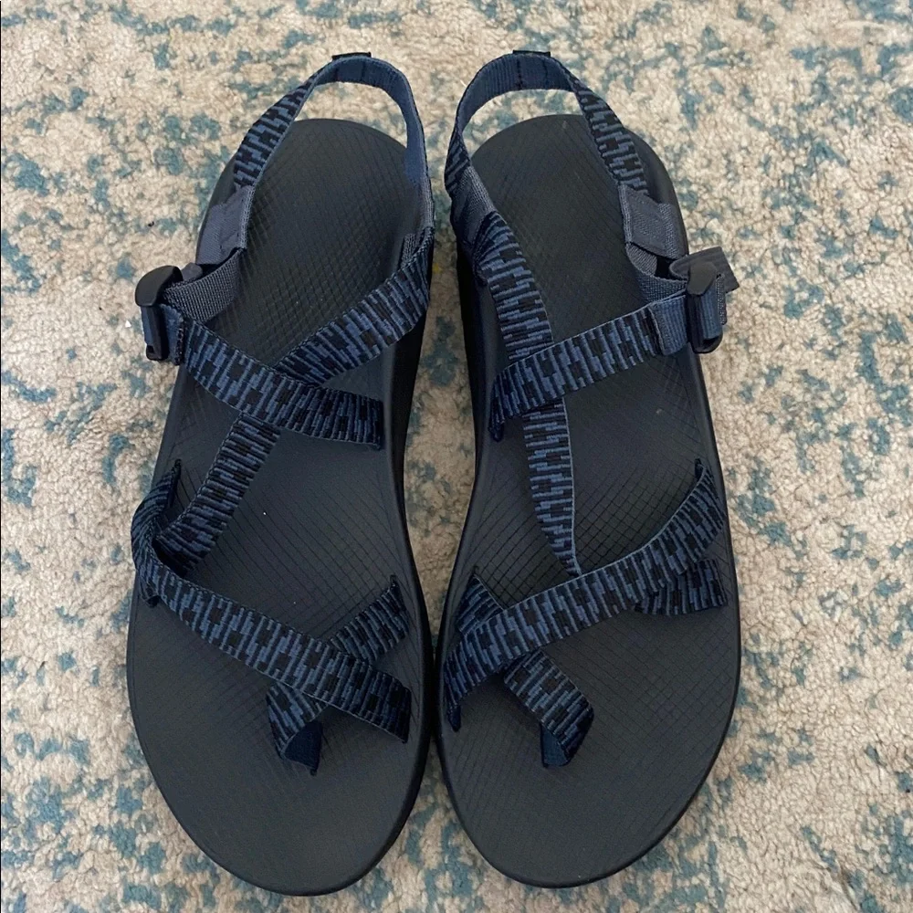 Chaco Men’s Navy and Black Adjustable Strap Adventure Sandals Size 14